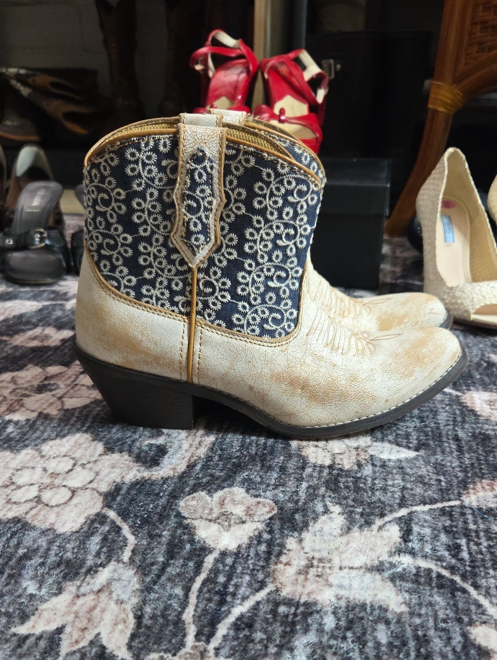 Laredo Cream and Navy Embroidered Western Ankle Boots No Box.